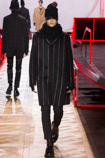 Look 29